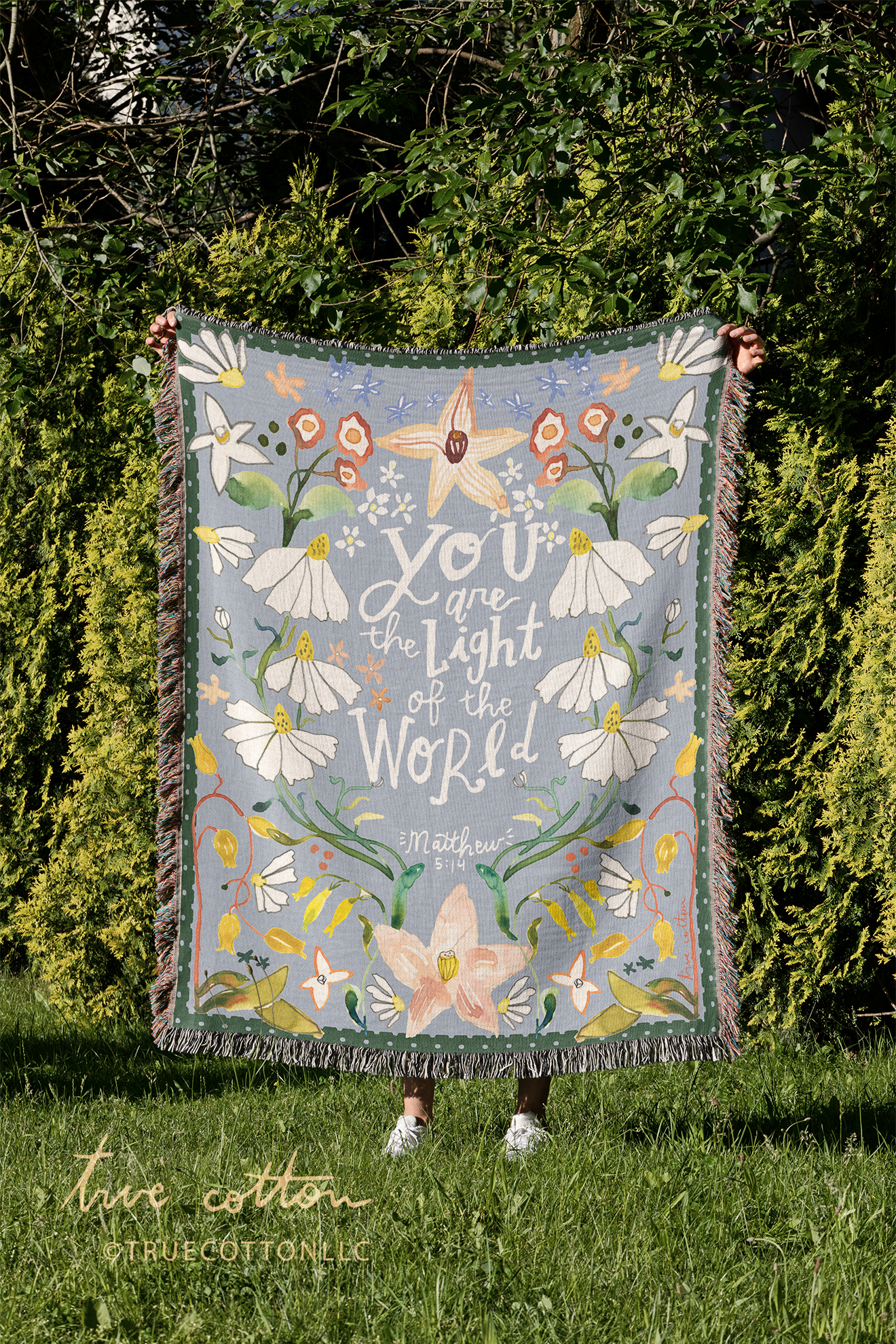 Matthew 5:14 Daisies |  Woven Floral Blanket